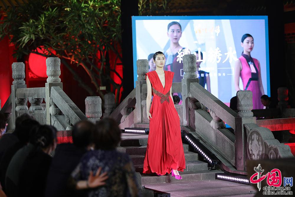 锦绣中华——2021中国非遗服饰秀亮相海南崖州[组图](图7)