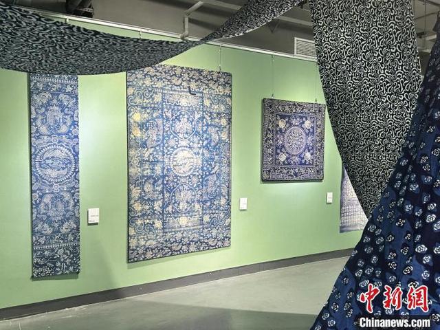 “技艺·记忆——南通蓝印花布展”在东华大学上海纺织服饰博物馆开幕(图2)